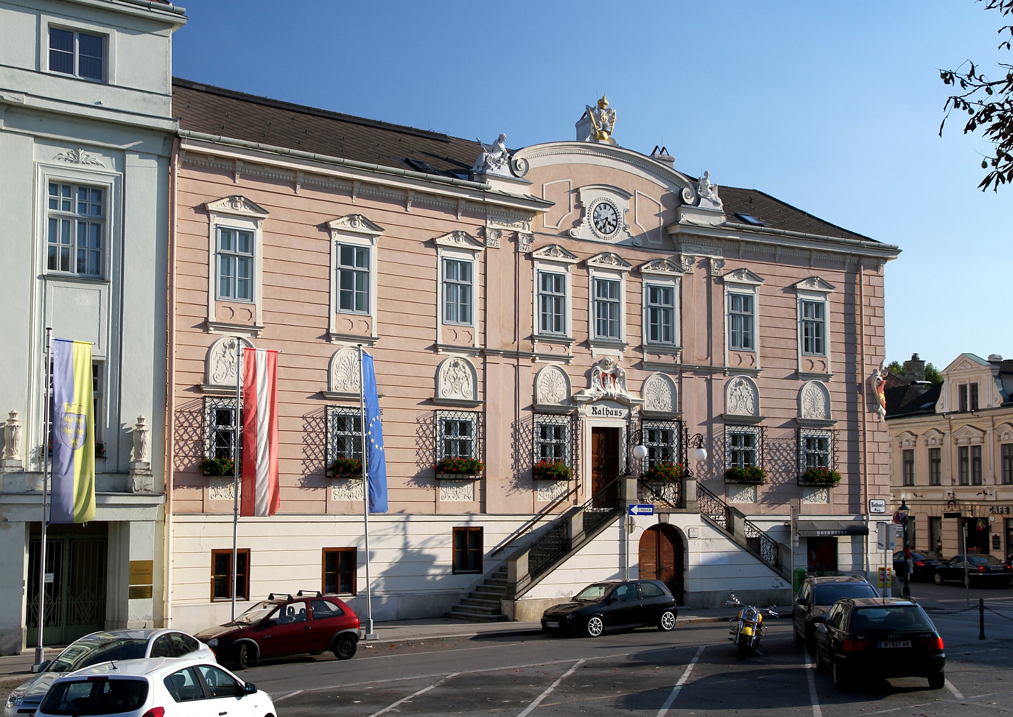 Klosterneuburg (Photo license: CC-BY-SA 4.0)